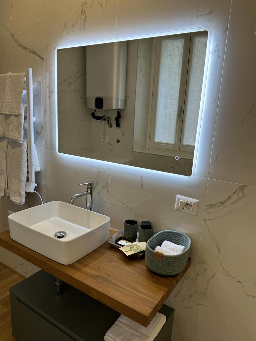 The Captain'S Apartments Sirocco - City Center Leonardo Academy Sesto Calende Εξωτερικό φωτογραφία